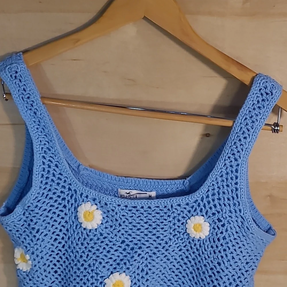 Hollister Blue Crochet Tank Top With A Daisy Floral Pattern - Picture 2 of 6